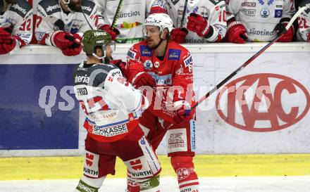 EBEL. Eishockey Bundesliga. KAC gegen	HCB Suedtirol Alperia. Nicholas Eric Petersen,  (KAC), Luca Frigo  (Bozen). Klagenfurt, am 18.4.2021.
Foto: Kuess
www.qspictures.net

---
pressefotos, pressefotografie, kuess, qs, qspictures, sport, bild, bilder, bilddatenbank
