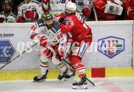 EBEL. Eishockey Bundesliga. KAC gegen	HCB Suedtirol Alperia. Blaz Gregorc,  (KAC), Domenico Alberga  (Bozen). Klagenfurt, am 18.4.2021.
Foto: Kuess
www.qspictures.net

---
pressefotos, pressefotografie, kuess, qs, qspictures, sport, bild, bilder, bilddatenbank