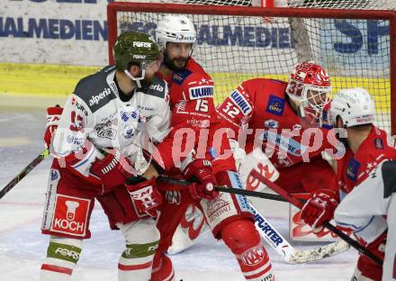 EBEL. Eishockey Bundesliga. KAC gegen	HCB Suedtirol Alperia. Blaz Gregorc,  (KAC),  Luca Frigo (Bozen). Klagenfurt, am 18.4.2021.
Foto: Kuess
www.qspictures.net

---
pressefotos, pressefotografie, kuess, qs, qspictures, sport, bild, bilder, bilddatenbank
