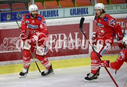EBEL. Eishockey Bundesliga. KAC gegen	HCB Suedtirol Alperia. Torjubel Blaz Gregorc, Nicholas Eric Petersen (KAC). Klagenfurt, am 18.4.2021.
Foto: Kuess
www.qspictures.net

---
pressefotos, pressefotografie, kuess, qs, qspictures, sport, bild, bilder, bilddatenbank