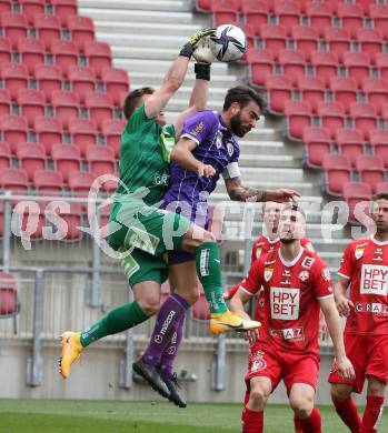 Fussball 2. Liga. SK Austria Klagenfurt gegen  Grazer AK 1902. Kosmas Gkezos,  (Klagenfurt),  Christoph Nicht   (GAK). Klagenfurt, am 18.4.2021.
Foto: Kuess
www.qspictures.net
---
pressefotos, pressefotografie, kuess, qs, qspictures, sport, bild, bilder, bilddatenbank