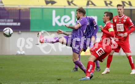 Fussball 2. Liga. SK Austria Klagenfurt gegen  Grazer AK 1902. Philipp Huetter,  (Klagenfurt),  Marco Perchtold  (GAK). Klagenfurt, am 18.4.2021.
Foto: Kuess
www.qspictures.net
---
pressefotos, pressefotografie, kuess, qs, qspictures, sport, bild, bilder, bilddatenbank