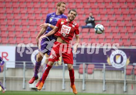 Fussball 2. Liga. SK Austria Klagenfurt gegen  Grazer AK 1902. Markus Rusek,  (Klagenfurt),  Thomas Zuendel  (GAK). Klagenfurt, am 18.4.2021.
Foto: Kuess
www.qspictures.net
---
pressefotos, pressefotografie, kuess, qs, qspictures, sport, bild, bilder, bilddatenbank