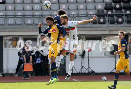 Fussball. Bundesliga. RZ Pellets WAC gegen FC Red Bull Salzburg. Dominik Baumgartner, (WAC),  Bernardo Fernandes Da Silva Junior  (Salzburg). Wolfsberg, am 25.4.2021.
Foto: Kuess
www.qspictures.net

---
pressefotos, pressefotografie, kuess, qs, qspictures, sport, bild, bilder, bilddatenbank