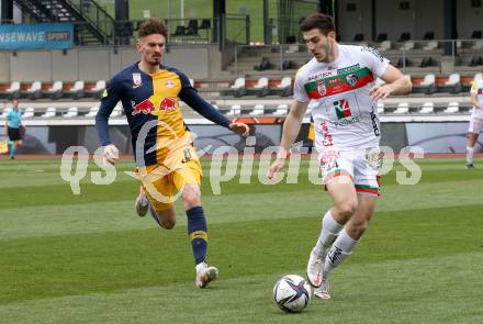 Fussball. Bundesliga. RZ Pellets WAC gegen FC Red Bull Salzburg. Kuka Lochoshvili,  (WAC), Mergim Berisha (Salzburg). Wolfsberg, am 25.4.2021.
Foto: Kuess
www.qspictures.net

---
pressefotos, pressefotografie, kuess, qs, qspictures, sport, bild, bilder, bilddatenbank