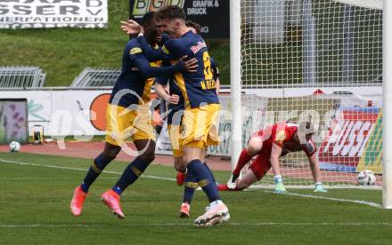 Fussball. Bundesliga. RZ Pellets WAC gegen FC Red Bull Salzburg. Torjubel Mergim Berisha, Patson Daka,  (Salzburg). Wolfsberg, am 25.4.2021.
Foto: Kuess
www.qspictures.net

---
pressefotos, pressefotografie, kuess, qs, qspictures, sport, bild, bilder, bilddatenbank