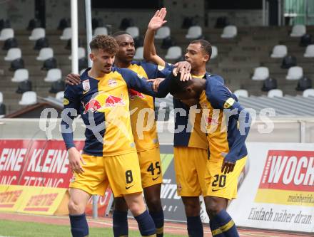 Fussball. Bundesliga. RZ Pellets WAC gegen FC Red Bull Salzburg. Torjubel Mergim Berisha, Patson Daka, Enock Mwepu, Antoine Bernede  (Salzburg). Wolfsberg, am 25.4.2021.
Foto: Kuess
www.qspictures.net

---
pressefotos, pressefotografie, kuess, qs, qspictures, sport, bild, bilder, bilddatenbank