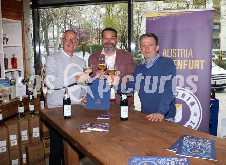Fussball 2. Liga. SK Austria Klagenfurt. Vertragsunterzeichnung mit Hirter Bier. Klagenfurt, am 28.4.2021.
Foto: Kuess
www.qspictures.net
---
pressefotos, pressefotografie, kuess, qs, qspictures, sport, bild, bilder, bilddatenbank