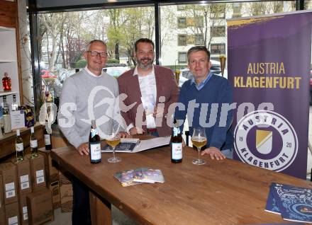 Fussball 2. Liga. SK Austria Klagenfurt. Vertragsunterzeichnung mit Hirter Bier. Klagenfurt, am 28.4.2021.
Foto: Kuess
www.qspictures.net
---
pressefotos, pressefotografie, kuess, qs, qspictures, sport, bild, bilder, bilddatenbank