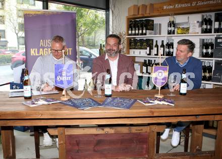Fussball 2. Liga. SK Austria Klagenfurt. Vertragsunterzeichnung mit Hirter Bier. Klagenfurt, am 28.4.2021.
Foto: Kuess
www.qspictures.net
---
pressefotos, pressefotografie, kuess, qs, qspictures, sport, bild, bilder, bilddatenbank