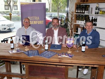 Fussball 2. Liga. SK Austria Klagenfurt. Vertragsunterzeichnung mit Hirter Bier. Klagenfurt, am 28.4.2021.
Foto: Kuess
www.qspictures.net
---
pressefotos, pressefotografie, kuess, qs, qspictures, sport, bild, bilder, bilddatenbank