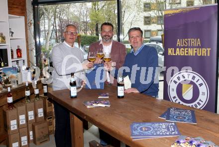 Fussball 2. Liga. SK Austria Klagenfurt. Vertragsunterzeichnung mit Hirter Bier. Klagenfurt, am 28.4.2021.
Foto: Kuess
www.qspictures.net
---
pressefotos, pressefotografie, kuess, qs, qspictures, sport, bild, bilder, bilddatenbank
