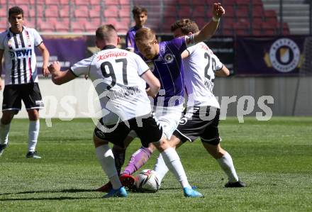 Fussball 2. Liga. SK Austria Klagenfurt gegen FC Juniors OOE. Markus Rusek,  (Klagenfurt), Mirsad Sulejmanovic, Valentino Mueller (Juniors). Klagenfurt, am 9.5.2021.
Foto: Kuess
www.qspictures.net
---
pressefotos, pressefotografie, kuess, qs, qspictures, sport, bild, bilder, bilddatenbank