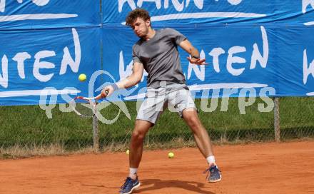 Tennis. OETV Challenge Serie.  Thomas Zych. Poertschach, am 29.4.2021.
Foto: Kuess
www.qspictures.net

---
pressefotos, pressefotografie, kuess, qs, qspictures, sport, bild, bilder, bilddatenbank