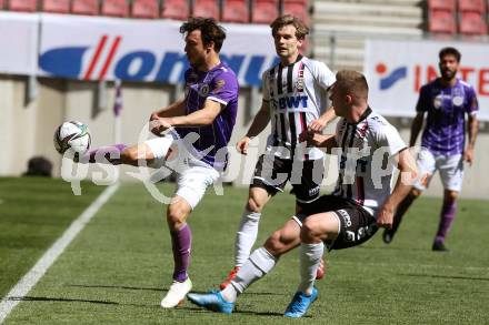 Fussball 2. Liga. SK Austria Klagenfurt gegen FC Juniors OOE. Simon Straudi, (Klagenfurt), Mirsad Sulejmanovic  (Juniors). Klagenfurt, am 9.5.2021.
Foto: Kuess
www.qspictures.net
---
pressefotos, pressefotografie, kuess, qs, qspictures, sport, bild, bilder, bilddatenbank