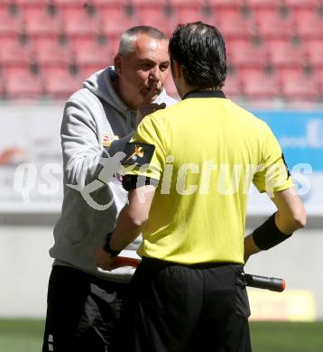 Fussball 2. Liga. SK Austria Klagenfurt gegen FC Juniors OOE. Trainer Peter Pacult, (Klagenfurt), Schiedsrichter Assistent Tekeli Habip . Klagenfurt, am 9.5.2021.
Foto: Kuess
www.qspictures.net
---
pressefotos, pressefotografie, kuess, qs, qspictures, sport, bild, bilder, bilddatenbank