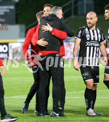 Fussball. Bundesliga. RZ Pellets WAC gegen LASK.  Jubel Emanuel Pogatetz, Trainer Dominik Thalhammer (LASK). Wolfsberg, am 12.5.2021.
Foto: Kuess
www.qspictures.net

---
pressefotos, pressefotografie, kuess, qs, qspictures, sport, bild, bilder, bilddatenbank