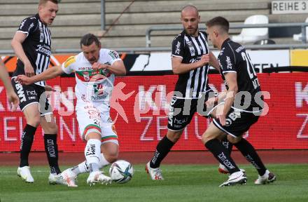 Fussball. Bundesliga. RZ Pellets WAC gegen LASK. Christopher Wernitznig, (WAC), Reinhold Ranftl  (LASK). Wolfsberg, am 12.5.2021.
Foto: Kuess
www.qspictures.net

---
pressefotos, pressefotografie, kuess, qs, qspictures, sport, bild, bilder, bilddatenbank