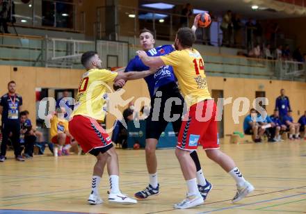 Handball spusu Liga. SC Ferlach gegen UHK Krems. Rudi Bobas (Ferlach), Oliver NIKIC, Fabian Posch (Krems). Ferlach, am 15.5.2021.
Foto: Kuess
www.qspictures.net
---
pressefotos, pressefotografie, kuess, qs, qspictures, sport, bild, bilder, bilddatenbank