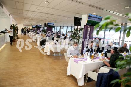 Fussball. Bundesliga Relegation. SK Austria Klagenfurt gegen St. Poelten.   VIP.   . Klagenfurt, am 26.5.2021.
Foto: Kuess
www.qspictures.net
---
pressefotos, pressefotografie, kuess, qs, qspictures, sport, bild, bilder, bilddatenbank