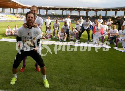 Fussball. Bundesliga Relegation. St. Poelten gegen SK Austria Klagenfurt .   Meisterjubel Austria Klagenfurt.  Sandro Zakany, Markus Rusek. Klagenfurt, am 29.5.2021.
Foto: Kuess
www.qspictures.net
---
pressefotos, pressefotografie, kuess, qs, qspictures, sport, bild, bilder, bilddatenbank