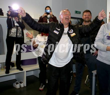 Fussball. Bundesliga Relegation. St. Poelten gegen SK Austria Klagenfurt .   Meisterjubel Austria Klagenfurt.  Trainer Peter Pacult. Klagenfurt, am 29.5.2021.
Foto: Kuess
www.qspictures.net
---
pressefotos, pressefotografie, kuess, qs, qspictures, sport, bild, bilder, bilddatenbank