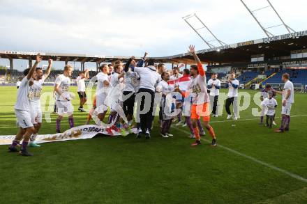 Fussball. Bundesliga Relegation. St. Poelten gegen SK Austria Klagenfurt .   Meisterjubel Austria Klagenfurt. Klagenfurt, am 29.5.2021.
Foto: Kuess
www.qspictures.net
---
pressefotos, pressefotografie, kuess, qs, qspictures, sport, bild, bilder, bilddatenbank