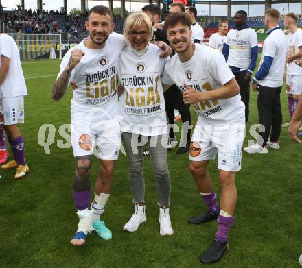 Fussball. Bundesliga Relegation. St. Poelten gegen SK Austria Klagenfurt .   Meisterjubel Austria Klagenfurt.  Philipp Huetter, Hanni Kogler, Simon Straudi. Klagenfurt, am 29.5.2021.
Foto: Kuess
www.qspictures.net
---
pressefotos, pressefotografie, kuess, qs, qspictures, sport, bild, bilder, bilddatenbank