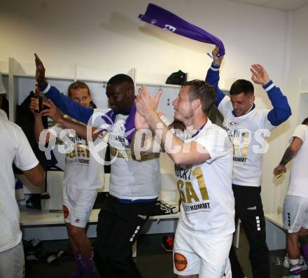 Fussball. Bundesliga Relegation. St. Poelten gegen SK Austria Klagenfurt .   Meisterjubel Austria Klagenfurt.  Patrick Greil, McMoordy King Huether, Darijo Pecirep, Fabian Misenboeck. Klagenfurt, am 29.5.2021.
Foto: Kuess
www.qspictures.net
---
pressefotos, pressefotografie, kuess, qs, qspictures, sport, bild, bilder, bilddatenbank