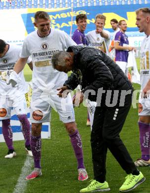 Fussball. Bundesliga Relegation. St. Poelten gegen SK Austria Klagenfurt .   Meisterjubel Austria Klagenfurt. Ivan Saravanja, Trainer Peter Pacult . Klagenfurt, am 29.5.2021.
Foto: Kuess
www.qspictures.net
---
pressefotos, pressefotografie, kuess, qs, qspictures, sport, bild, bilder, bilddatenbank