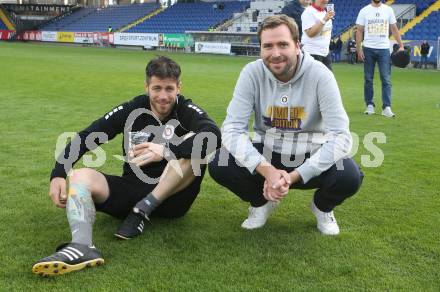 Fussball. Bundesliga Relegation. St. Poelten gegen SK Austria Klagenfurt .   Meisterjubel Austria Klagenfurt.  Manuel Trattnig, Matthias Linnenbruegger. Klagenfurt, am 29.5.2021.
Foto: Kuess
www.qspictures.net
---
pressefotos, pressefotografie, kuess, qs, qspictures, sport, bild, bilder, bilddatenbank