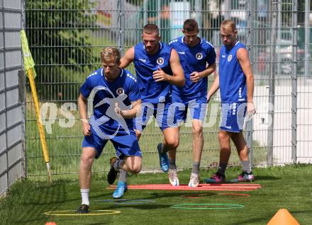Fussball. Bundesliga. Training. SK Austria Klagenfurt. Christopher CVetko,  Turgay Gemicibasi. Ivan Saravanja. Klagenfurt, am 21.6.2021.
Foto: Kuess
www.qspictures.net
---
pressefotos, pressefotografie, kuess, qs, qspictures, sport, bild, bilder, bilddatenbank