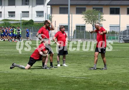 Fussball. Bundesliga. Training. SK Austria Klagenfurt .  Co-Trainer Martin Lassnig, Trainer Peter Pacult, Co-Trainer Wolfgang Schellenberg, Manuel Trattnig . Klagenfurt, am 21.6.2021.
Foto: Kuess
www.qspictures.net
---
pressefotos, pressefotografie, kuess, qs, qspictures, sport, bild, bilder, bilddatenbank