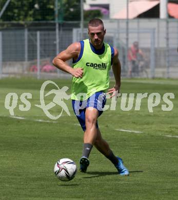 Fussball. Bundesliga. Training. SK Austria Klagenfurt .   Turgay Gemicibasi . Klagenfurt, am 21.6.2021.
Foto: Kuess
www.qspictures.net
---
pressefotos, pressefotografie, kuess, qs, qspictures, sport, bild, bilder, bilddatenbank