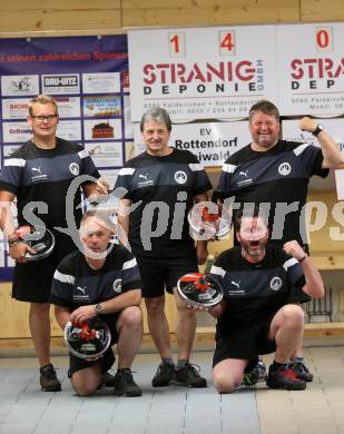 Socksport. EV Rottendorf gegen EV Angerberg.  Markus Wallner, Siegfried Stranig, Guenther Stranig, vorne:  Andreas Spendier, Horst Stranig, (Rottendorf). Oberglan, am 5.6.2021.
Foto: Kuess
www.qspictures.net
---
pressefotos, pressefotografie, kuess, qs, qspictures, sport, bild, bilder, bilddatenbank