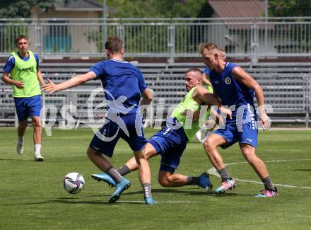 Fussball. Bundesliga. Training. SK Austria Klagenfurt .   Turgay Gemicibasi, Benjamin Hadzic. Klagenfurt, am 21.6.2021.
Foto: Kuess
www.qspictures.net
---
pressefotos, pressefotografie, kuess, qs, qspictures, sport, bild, bilder, bilddatenbank