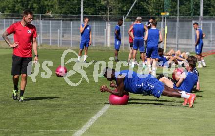 Fussball. Bundesliga. Training. SK Austria Klagenfurt . Co-Trainer Martin Lassnig, Kwabe Schulz . Klagenfurt, am 23.6.2021.
Foto: Kuess
www.qspictures.net
---
pressefotos, pressefotografie, kuess, qs, qspictures, sport, bild, bilder, bilddatenbank
