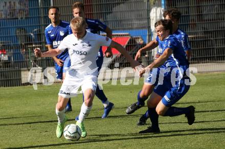 Fussball Kaerntner Liga. SAK gegen Treibach.  Toni Dullnig (SAK),   David Armin Hude (Treibach). KLagenfurt, am 26.6.2021.
Foto: Kuess
---
pressefotos, pressefotografie, kuess, qs, qspictures, sport, bild, bilder, bilddatenbank