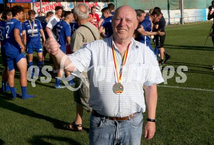 Fussball Kaerntner Liga. SAK gegen Treibach.   Meisterjubel Treibach. Julius Grimschitz. KLagenfurt, am 26.6.2021.
Foto: Kuess
---
pressefotos, pressefotografie, kuess, qs, qspictures, sport, bild, bilder, bilddatenbank