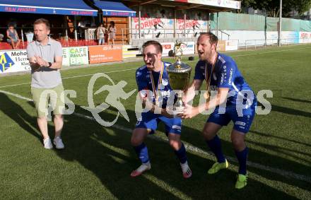 Fussball Kaerntner Liga. SAK gegen Treibach.   Meisterjubel Treibach.  Klaus Mitterdorfer, Kevin Vaschauner, Arno Paul Kozelsky. KLagenfurt, am 26.6.2021.
Foto: Kuess
---
pressefotos, pressefotografie, kuess, qs, qspictures, sport, bild, bilder, bilddatenbank