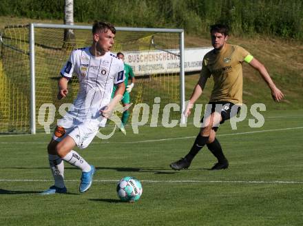 Fussball. Freundschaftsspiel. Koettmannsdorf gegen Austria Klagenfurt.   Stephan Borovnik (Koettmannsdorf),  Tim Maciejewski (Klagenfurt). Klagenfurt, am 28.6.2021.
Foto: Kuess
www.qspictures.net
---
pressefotos, pressefotografie, kuess, qs, qspictures, sport, bild, bilder, bilddatenbank