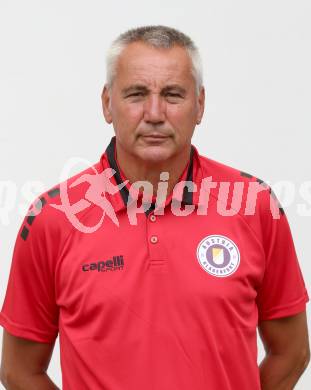 Fussball. Bundesliga. Austria Klagenfurt. Mannschaftsfototermin. Portrait.  Peter Pacult. Klagenfurt, am 8.7.2021.
Foto: Kuess
www.qspictures.net
---
pressefotos, pressefotografie, kuess, qs, qspictures, sport, bild, bilder, bilddatenbank