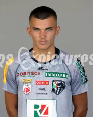 Fussball. Bundesliga. WAC. Mannschaftsfototermin. Portrait.  Adis Jasic. Wolfsberg, am 7.7.2021.
Foto: Kuess
www.qspictures.net
---
pressefotos, pressefotografie, kuess, qs, qspictures, sport, bild, bilder, bilddatenbank