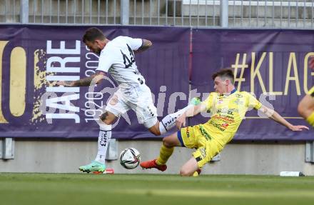 Fussball. Bundesliga. Trainingsspiel.  Austria Klagenfurt gegen SV Licht-Loidl Lafnitz. Philipp Huetter  (Klagenfurt), Thorsten Schriebl  (Lafnitz). Klagenfurt, am 9.7.2021.
Foto: Kuess
www.qspictures.net
---
pressefotos, pressefotografie, kuess, qs, qspictures, sport, bild, bilder, bilddatenbank
