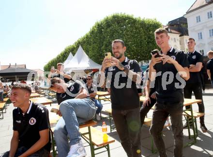 Fussball. Bundesliga. Austria Klagenfurt. Aufstiegsfeier. Mannschaftspraesentation. Fabio Markelic, Alex Timossi Andersson, Philipp Huetter, Tim Maciejewski. Klagenfurt, am 10.7.2021.
Foto: Kuess
www.qspictures.net
---
pressefotos, pressefotografie, kuess, qs, qspictures, sport, bild, bilder, bilddatenbank