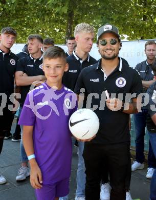 Fussball. Bundesliga. Austria Klagenfurt. Aufstiegsfeier. Mannschaftspraesentation. Maximiliano Moreira . Klagenfurt, am 10.7.2021.
Foto: Kuess
www.qspictures.net
---
pressefotos, pressefotografie, kuess, qs, qspictures, sport, bild, bilder, bilddatenbank