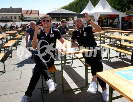 Fussball. Bundesliga. Austria Klagenfurt. Aufstiegsfeier. Mannschaftspraesentation. Herbert Paul, Markus Pink. Klagenfurt, am 10.7.2021.
Foto: Kuess
www.qspictures.net
---
pressefotos, pressefotografie, kuess, qs, qspictures, sport, bild, bilder, bilddatenbank