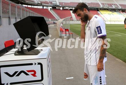 Fussball Bundesliga Testspiel Austria Klagenfurt. Test VAR. Video Assistant Referee. Kosmas Gkezos. Klagenfurt, am 19.7.2021.
Foto: Kuess
www.qspictures.net
---
pressefotos, pressefotografie, kuess, qs, qspictures, sport, bild, bilder, bilddatenbank