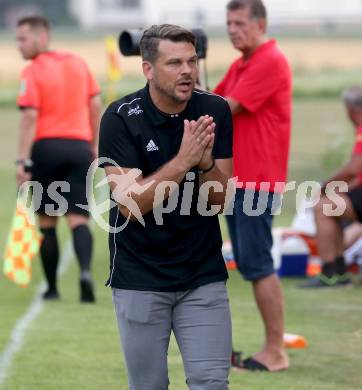 Fussball Kaerntner Liga. Maria Saal gegen Kraig.  Trainer Stefan Weitensfelder  (Kraig). Maria Saal, am 24.7.2021.
Foto: Kuess
---
pressefotos, pressefotografie, kuess, qs, qspictures, sport, bild, bilder, bilddatenbank