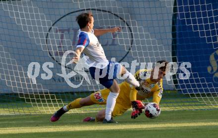 Fussball Regionalliga. SK Treibach gegen Ried Amateure (Junge Wikinger Ried). David Armin Hude  (Treibach),   Patrick Moser (Ried), Treibach, am 23.7.2021.
Foto: Kuess
www.qspictures.net
---
pressefotos, pressefotografie, kuess, qs, qspictures, sport, bild, bilder, bilddatenbank